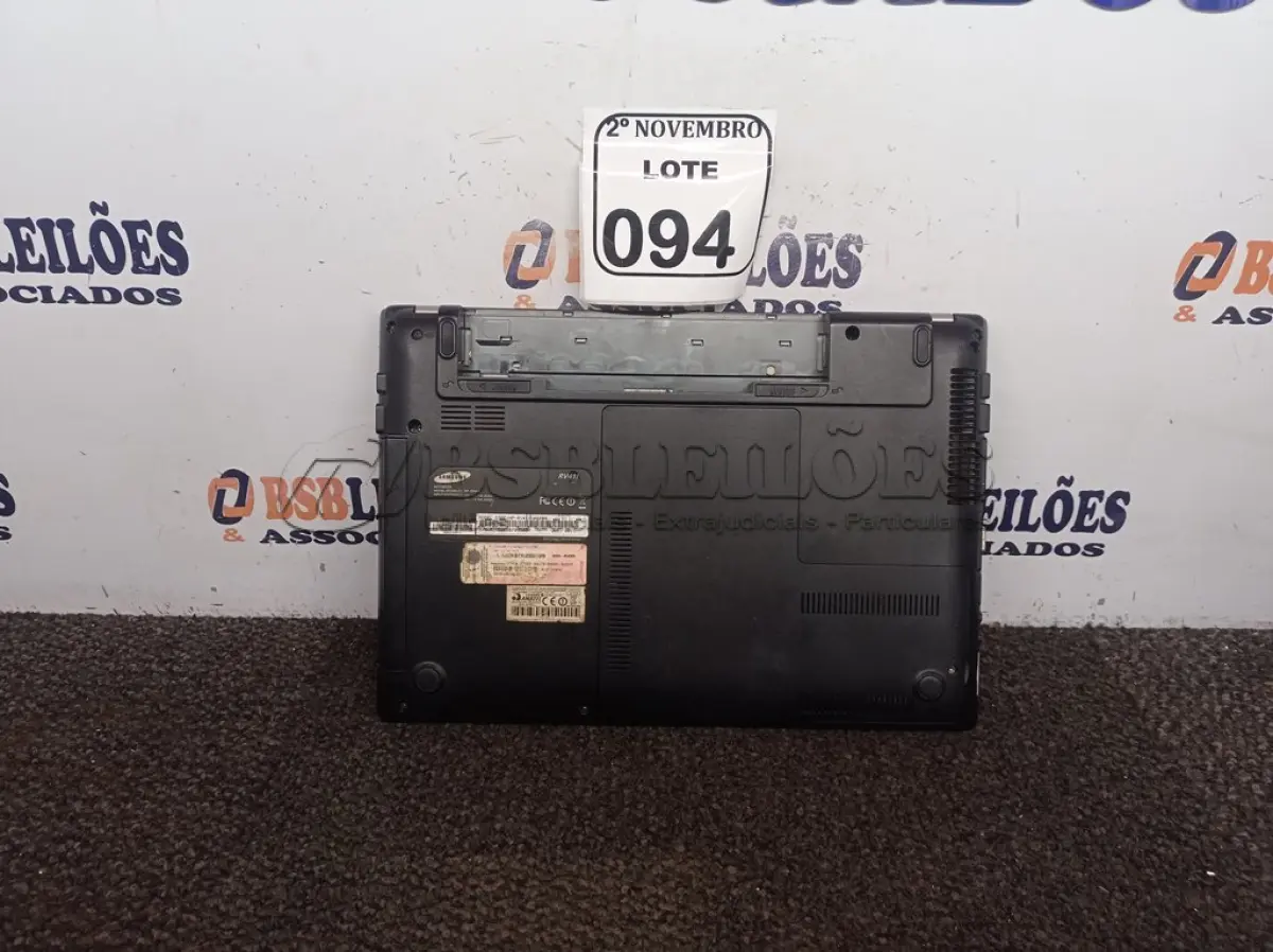 LOTE 094 - 01 NOTEBOOK MARCA SAMSUMG. (NO ESTADO) ATENÇÃO! FAZER A VISITAÇÃO ANTES DE ARREMATAR, NÃO SABEMOS SE FUNCIONA. LEILÃO NÃO TEM GARANTIA E NEM DEVOLUÇÃO, SUJEITO A POSSÍVEIS AVARIAS VISÍVEIS/OCULTAS E/OU AUSÊNCIA DE COMPONENTES.