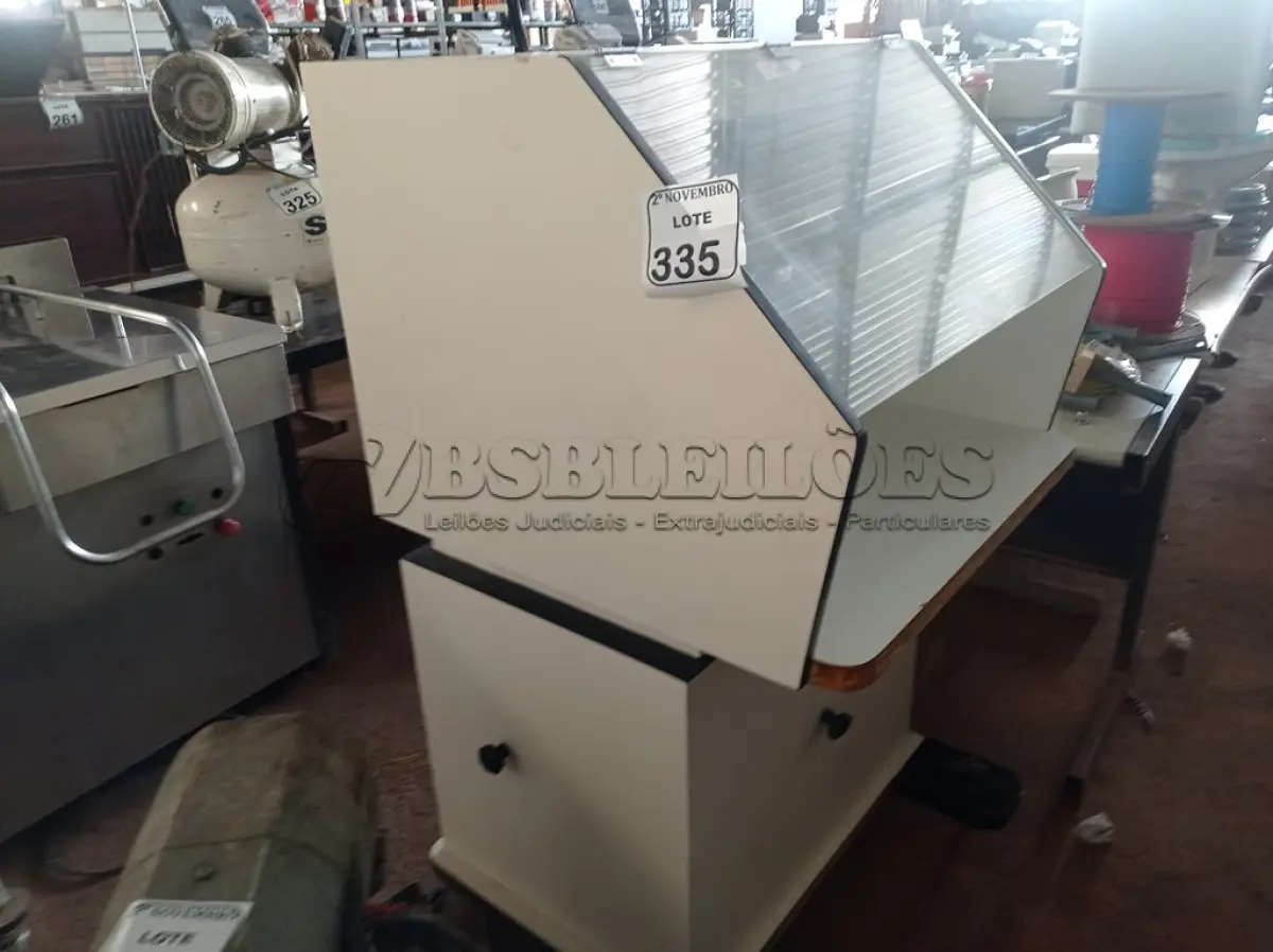 LOTE 335 - 01 ESTERILIZADOR MARCA DI CONSTAN. (NO ESTADO) ATENÇÃO! FAZER A VISITAÇÃO ANTES DE ARREMATAR, NÃO SABEMOS SE FUNCIONA. LEILÃO NÃO TEM GARANTIA E NEM DEVOLUÇÃO, SUJEITO A POSSÍVEIS AVARIAS VISÍVEIS/OCULTAS E/OU AUSÊNCIA DE COMPONENTES.