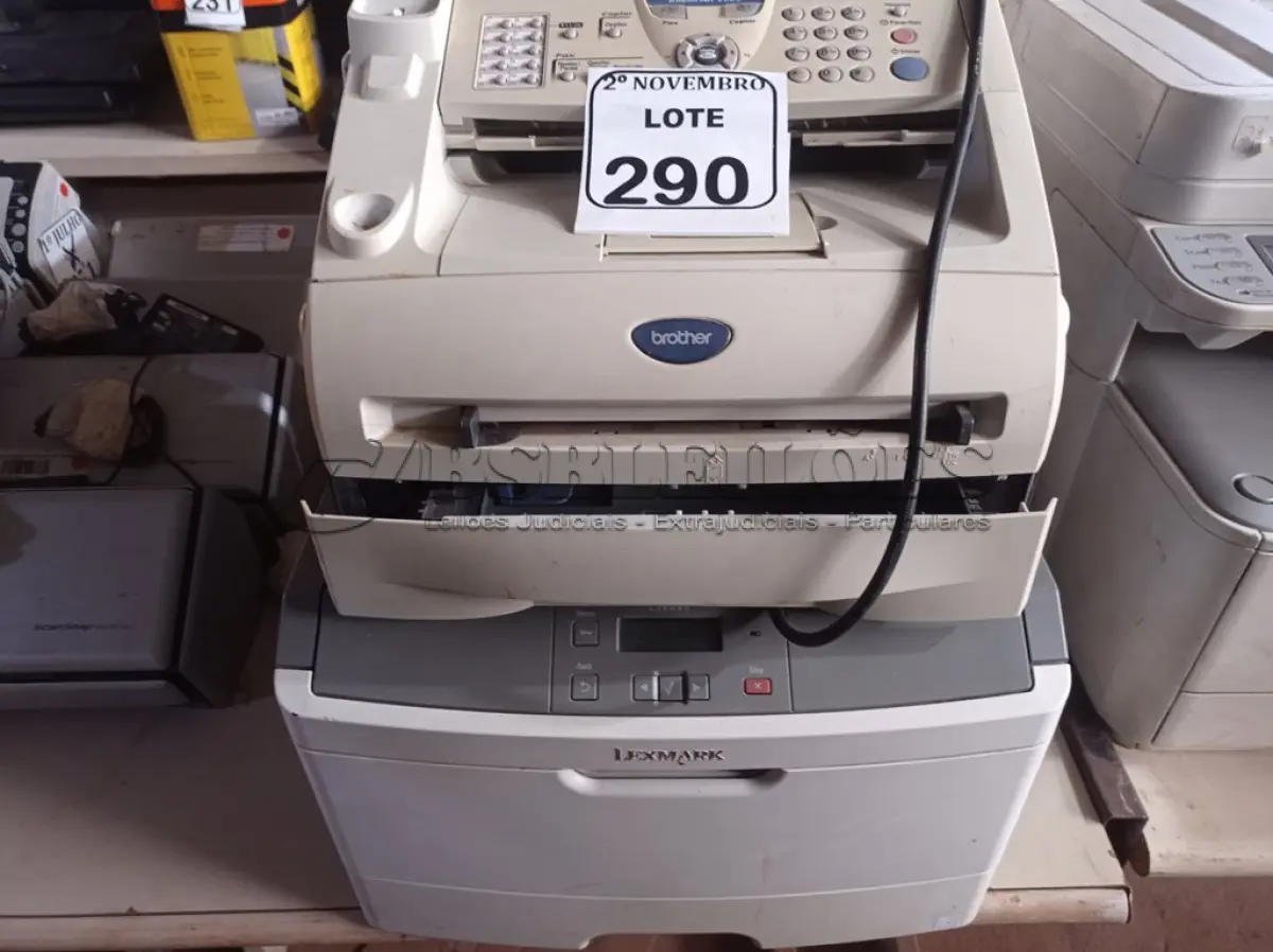 LOTE 290 - 02 IMPRESSORAS SENDO UMA MULTIFUNCIONAL E 01 APARELHO DE FAX. (NO ESTADO) ATENÇÃO! FAZER A VISITAÇÃO ANTES DE ARREMATAR, NÃO SABEMOS SE FUNCIONA. LEILÃO NÃO TEM GARANTIA E NEM DEVOLUÇÃO, SUJEITO A POSSÍVEIS AVARIAS VISÍVEIS/OCULTAS E/OU AUSÊNCIA DE COMPONENTES.