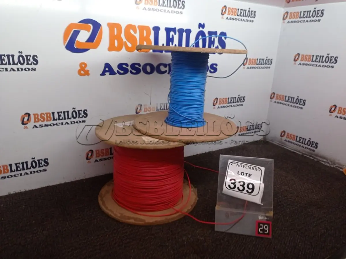 LOTE 339 - 02 ROLOS DE FIO INCOMPLETOS. (NO ESTADO) ATENÇÃO! FAZER A VISITAÇÃO ANTES DE ARREMATAR, NÃO SABEMOS SE FUNCIONA. LEILÃO NÃO TEM GARANTIA E NEM DEVOLUÇÃO, SUJEITO A POSSÍVEIS AVARIAS VISÍVEIS/OCULTAS E/OU AUSÊNCIA DE COMPONENTES.
