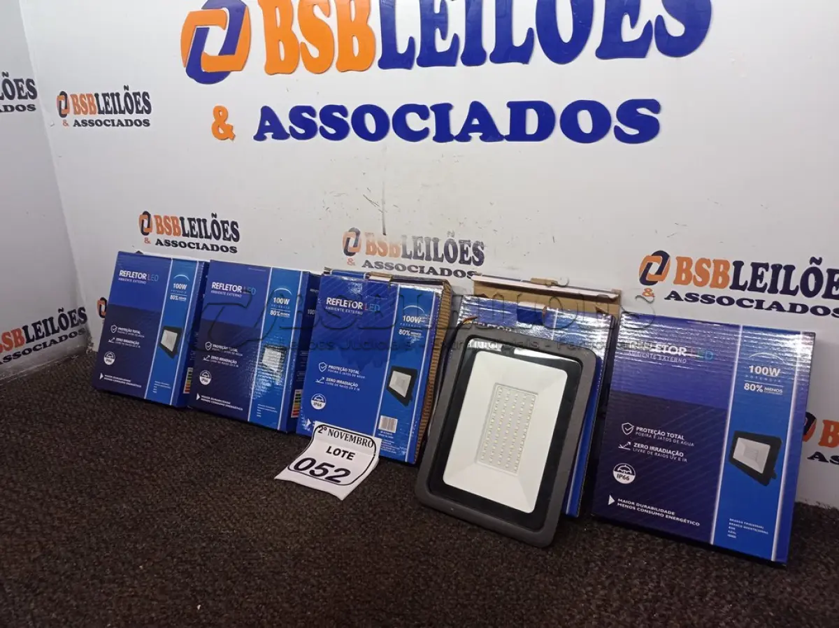 LOTE 052 - 05 REFLETORES LED AMBIENTE EXTERNO 100W(NOVO). (NO ESTADO) ATENÇÃO! FAZER A VISITAÇÃO ANTES DE ARREMATAR, NÃO SABEMOS SE FUNCIONA. LEILÃO NÃO TEM GARANTIA E NEM DEVOLUÇÃO, SUJEITO A POSSÍVEIS AVARIAS VISÍVEIS/OCULTAS E/OU AUSÊNCIA DE COMPONENTES.