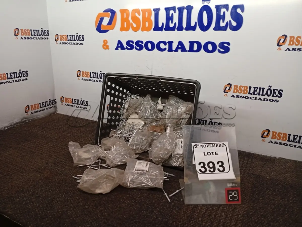 LOTE 393 - 01 LOTE C/GRANDE QUANTIDADE DE REBITE DE REPUXO DE ALUMÍNIO(NOVO). (NO ESTADO) ATENÇÃO! FAZER A VISITAÇÃO ANTES DE ARREMATAR, NÃO SABEMOS SE FUNCIONA. LEILÃO NÃO TEM GARANTIA E NEM DEVOLUÇÃO, SUJEITO A POSSÍVEIS AVARIAS VISÍVEIS/OCULTAS E/OU AUSÊNCIA DE COMPONENTES.