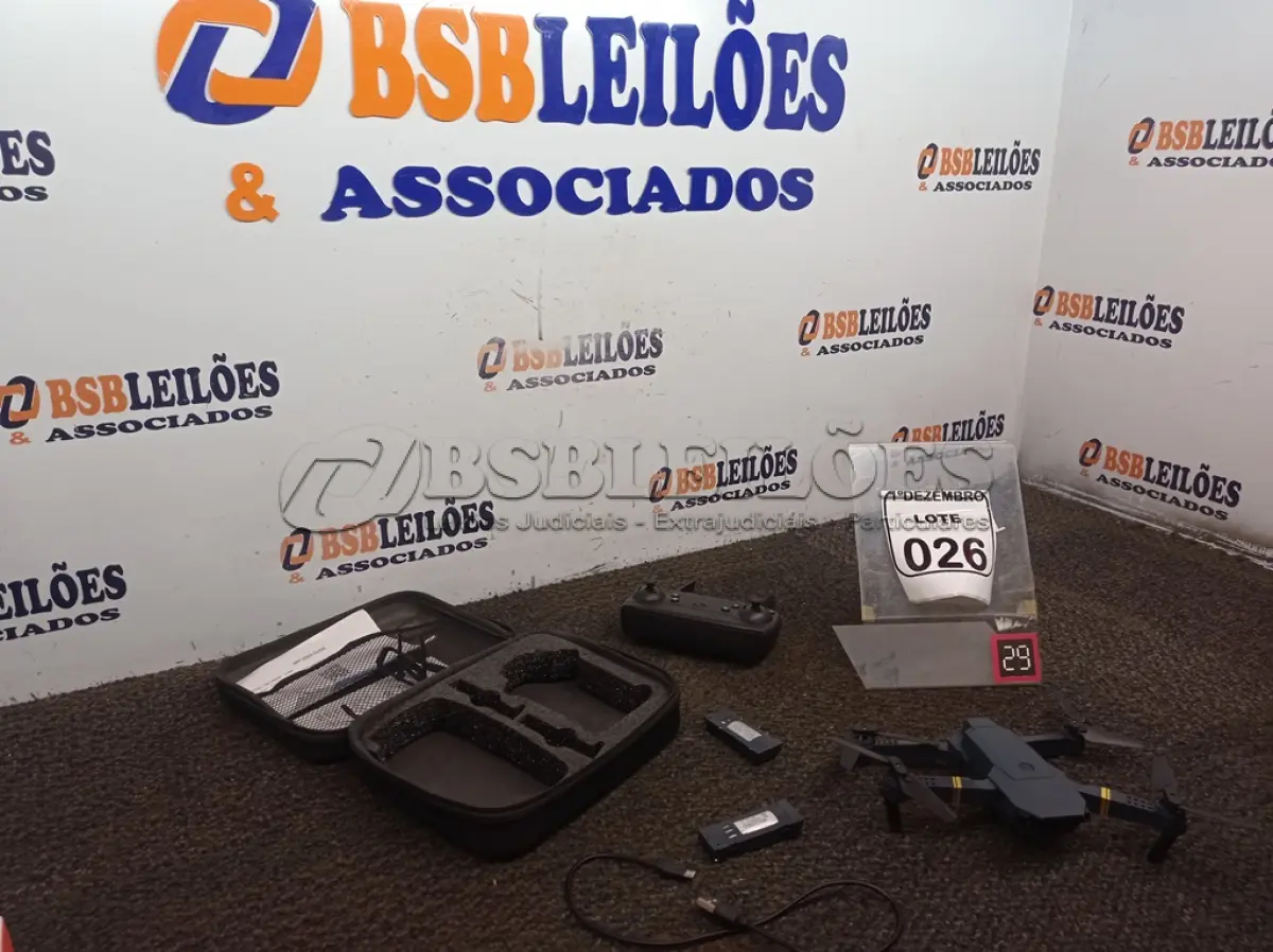 LOTE 026 - 01 DRONE. (NO ESTADO) ATENÇÃO! FAZER A VISITAÇÃO ANTES DE ARREMATAR, NÃO SABEMOS SE FUNCIONA. LEILÃO NÃO TEM GARANTIA E NEM DEVOLUÇÃO, SUJEITO A POSSÍVEIS AVARIAS VISÍVEIS/OCULTAS E/OU AUSÊNCIA DE COMPONENTES.