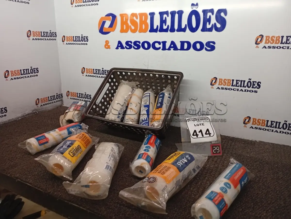LOTE 414 - 11 ROLOS P/PINTURA MARCAS E MODELOS DIVERSOS. (NOVO). (NO ESTADO) ATENÇÃO! FAZER A VISITAÇÃO ANTES DE ARREMATAR, NÃO SABEMOS SE FUNCIONA. LEILÃO NÃO TEM GARANTIA E NEM DEVOLUÇÃO, SUJEITO A POSSÍVEIS AVARIAS VISÍVEIS/OCULTAS E/OU AUSÊNCIA DE COMPONENTES.