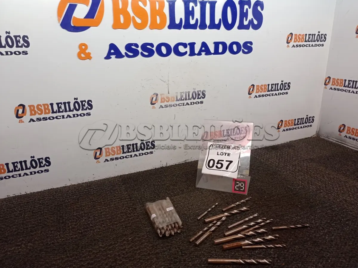 LOTE 057 - 01 LOTE C/APROXIMADAMENTE 20 BROCAS MODELOS DIVERSOS. (NO ESTADO) ATENÇÃO! FAZER A VISITAÇÃO ANTES DE ARREMATAR, NÃO SABEMOS SE FUNCIONA. LEILÃO NÃO TEM GARANTIA E NEM DEVOLUÇÃO, SUJEITO A POSSÍVEIS AVARIAS VISÍVEIS/OCULTAS E/OU AUSÊNCIA DE COMPONENTES.