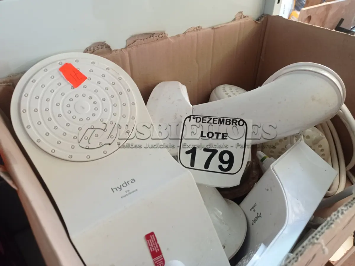 LOTE 179 - 01 LOTE C/VÁRIOS CHUVEIROS MARCAS E MODELOS DIVERSOS. (NO ESTADO) ATENÇÃO! FAZER A VISITAÇÃO ANTES DE ARREMATAR, NÃO SABEMOS SE FUNCIONA. LEILÃO NÃO TEM GARANTIA E NEM DEVOLUÇÃO, SUJEITO A POSSÍVEIS AVARIAS VISÍVEIS/OCULTAS E/OU AUSÊNCIA DE COMPONENTES.