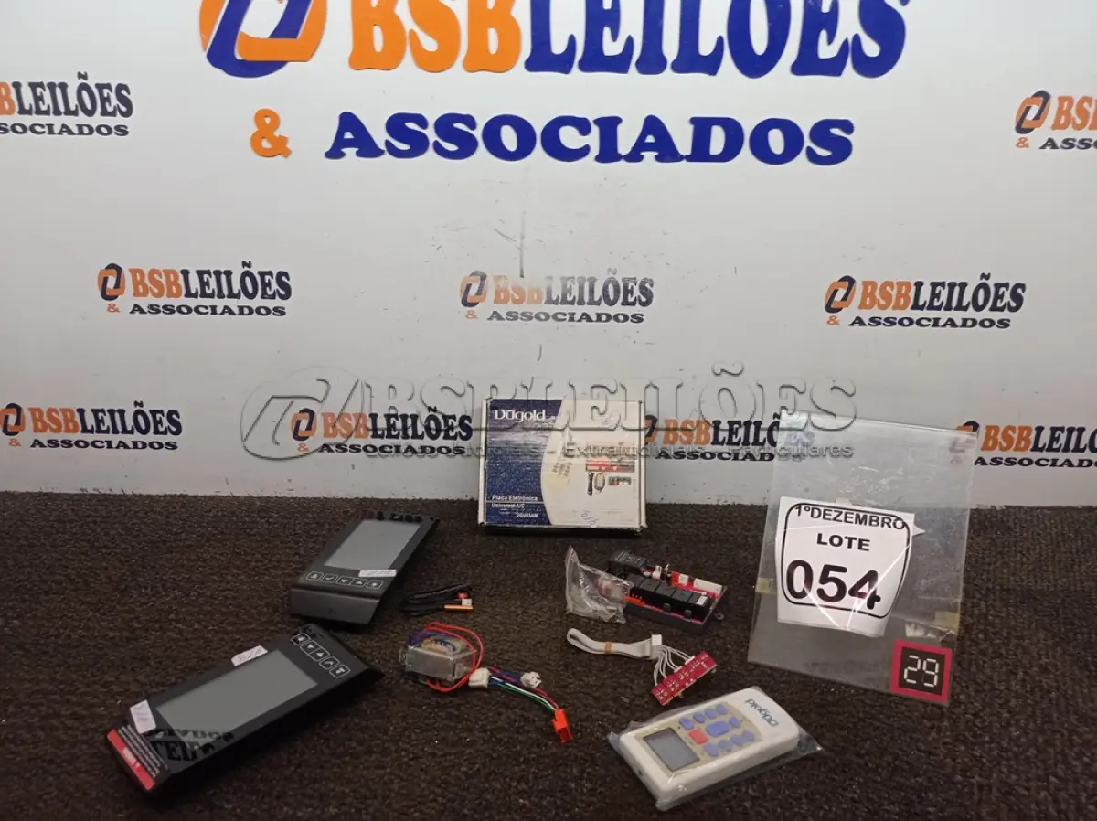 LOTE 054 - 01 PLACA ELETRÔNICA UNIVERSAL, DIVERSAS BIJUTERIAS, ELETRÔNICOS DIVERSOS E 04 RELÓGIOS. (NO ESTADO) ATENÇÃO! FAZER A VISITAÇÃO ANTES DE ARREMATAR, NÃO SABEMOS SE FUNCIONA. LEILÃO NÃO TEM GARANTIA E NEM DEVOLUÇÃO, SUJEITO A POSSÍVEIS AVARIAS VISÍVEIS/OCULTAS E/OU AUSÊNCIA DE COMPONENTES.