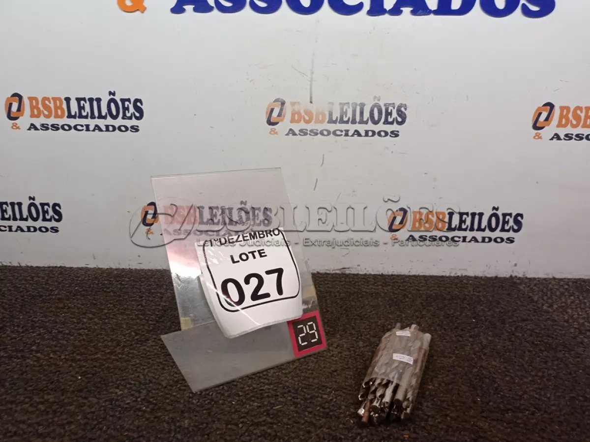 LOTE 027 - 01 LOTE C/APROXIMADAMENTE 20 BROCAS MODELOS DIVERSOS. (NO ESTADO) ATENÇÃO! FAZER A VISITAÇÃO ANTES DE ARREMATAR, NÃO SABEMOS SE FUNCIONA. LEILÃO NÃO TEM GARANTIA E NEM DEVOLUÇÃO, SUJEITO A POSSÍVEIS AVARIAS VISÍVEIS/OCULTAS E/OU AUSÊNCIA DE COMPONENTES.