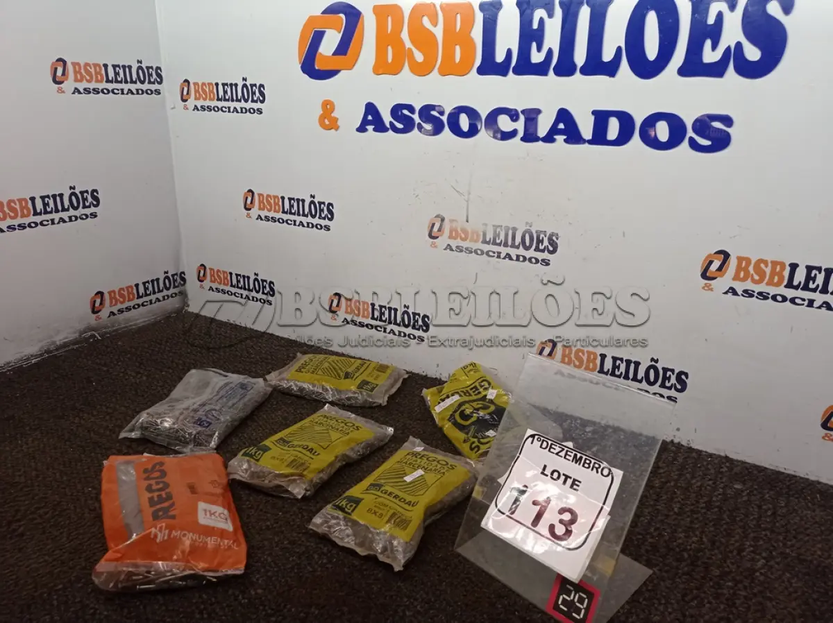 LOTE 113 - 6KG DE PREGOS MARCAS E MODELOS DIVERSOS. (NO ESTADO) ATENÇÃO! FAZER A VISITAÇÃO ANTES DE ARREMATAR, NÃO SABEMOS SE FUNCIONA. LEILÃO NÃO TEM GARANTIA E NEM DEVOLUÇÃO, SUJEITO A POSSÍVEIS AVARIAS VISÍVEIS/OCULTAS E/OU AUSÊNCIA DE COMPONENTES.