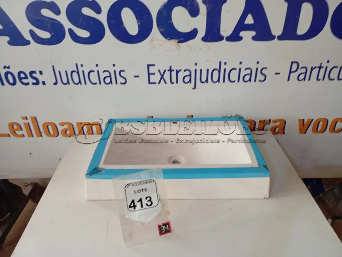 LOTE 413 - 01 CUBA QUADRADA BRANCA(NOVO). (NO ESTADO) ATENÇÃO! FAZER A VISITAÇÃO ANTES DE ARREMATAR, NÃO SABEMOS SE FUNCIONA. LEILÃO NÃO TEM GARANTIA E NEM DEVOLUÇÃO, SUJEITO A POSSÍVEIS AVARIAS VISÍVEIS/OCULTAS E/OU AUSÊNCIA DE COMPONENTES.