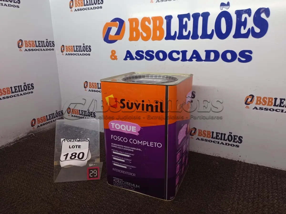 LOTE 180 - 01 LATA DE TINTA MARCA SUVINIL COR BRANCO NEVE ACRÍLICA PREMIUM 18L. (VALIDADE 10/2027) (NOVO) (NO ESTADO) ATENÇÃO! FAZER A VISITAÇÃO ANTES DE ARREMATAR, NÃO SABEMOS SE FUNCIONA. LEILÃO NÃO TEM GARANTIA E NEM DEVOLUÇÃO, SUJEITO A POSSÍVEIS AVARIAS VISÍVEIS/OCULTAS E/OU AUSÊNCIA DE COMPONENTES.