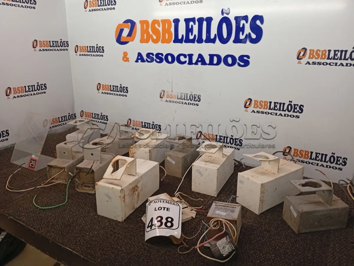LOTE 438 - 01 LOTE C/VÁRIOS REATORES MARCAS E MODELOS DIVERSOS (NO ESTADO) ATENÇÃO! FAZER A VISITAÇÃO ANTES DE ARREMATAR, NÃO SABEMOS SE FUNCIONA. LEILÃO NÃO TEM GARANTIA E NEM DEVOLUÇÃO, SUJEITO A POSSÍVEIS AVARIAS VISÍVEIS/OCULTAS E/OU AUSÊNCIA DE COMPONENTES.