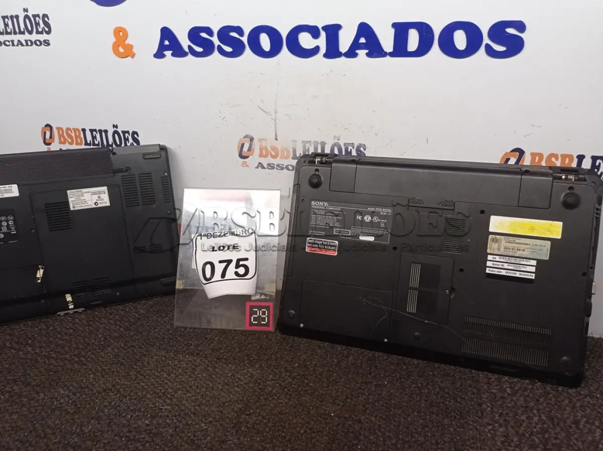 LOTE 075 - 02 NOTEBOOK’S MARCAS E MODELOS DIVERSOS P/RETIRADA DE PEÇAS. (NO ESTADO) ATENÇÃO! FAZER A VISITAÇÃO ANTES DE ARREMATAR, NÃO SABEMOS SE FUNCIONA. LEILÃO NÃO TEM GARANTIA E NEM DEVOLUÇÃO, SUJEITO A POSSÍVEIS AVARIAS VISÍVEIS/OCULTAS E/OU AUSÊNCIA DE COMPONENTES.