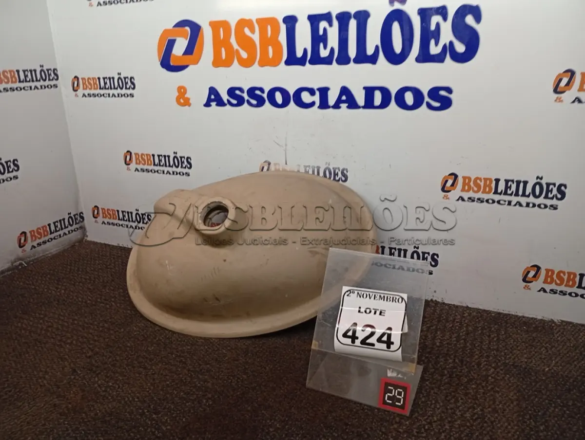 LOTE 424 - 01 CUBA OVAL NA COR BRANCA(NOVO). (NO ESTADO) ATENÇÃO! FAZER A VISITAÇÃO ANTES DE ARREMATAR, NÃO SABEMOS SE FUNCIONA. LEILÃO NÃO TEM GARANTIA E NEM DEVOLUÇÃO, SUJEITO A POSSÍVEIS AVARIAS VISÍVEIS/OCULTAS E/OU AUSÊNCIA DE COMPONENTES.
