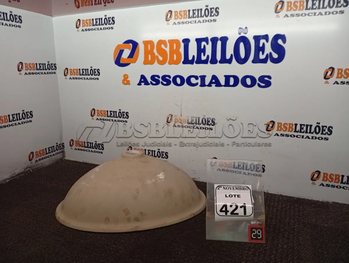 LOTE 421 - 01 CUBA OVAL NA COR BRANCA(NOVO). (NO ESTADO) ATENÇÃO! FAZER A VISITAÇÃO ANTES DE ARREMATAR, NÃO SABEMOS SE FUNCIONA. LEILÃO NÃO TEM GARANTIA E NEM DEVOLUÇÃO, SUJEITO A POSSÍVEIS AVARIAS VISÍVEIS/OCULTAS E/OU AUSÊNCIA DE COMPONENTES.