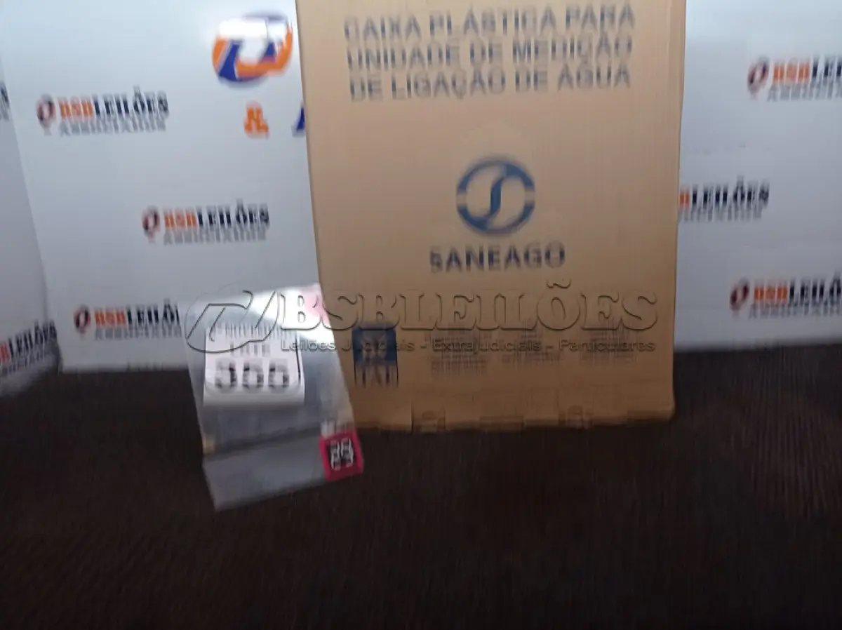 LOTE 355 - 01 CAIXA PLÁSTICA PARA UNIDADE DE MEDIÇÃO DE LIGAÇÃO DE ÁGUA(NOVO). (NO ESTADO) ATENÇÃO! FAZER A VISITAÇÃO ANTES DE ARREMATAR, NÃO SABEMOS SE FUNCIONA. LEILÃO NÃO TEM GARANTIA E NEM DEVOLUÇÃO, SUJEITO A POSSÍVEIS AVARIAS VISÍVEIS/OCULTAS E/OU AUSÊNCIA DE COMPONENTES.