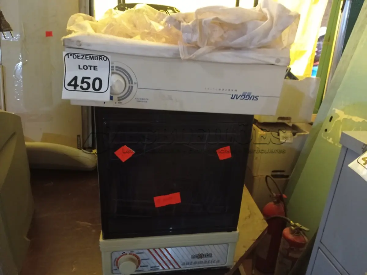 LOTE 450 - 01 LAVA LOUÇAS MARCA ENXUTA E 01 SECADORA AUTOMÁTICA MARCA SUGGAR. (NO ESTADO) ATENÇÃO! FAZER A VISITAÇÃO ANTES DE ARREMATAR, NÃO SABEMOS SE FUNCIONA. LEILÃO NÃO TEM GARANTIA E NEM DEVOLUÇÃO, SUJEITO A POSSÍVEIS AVARIAS VISÍVEIS/OCULTAS E/OU AUSÊNCIA DE COMPONENTES.