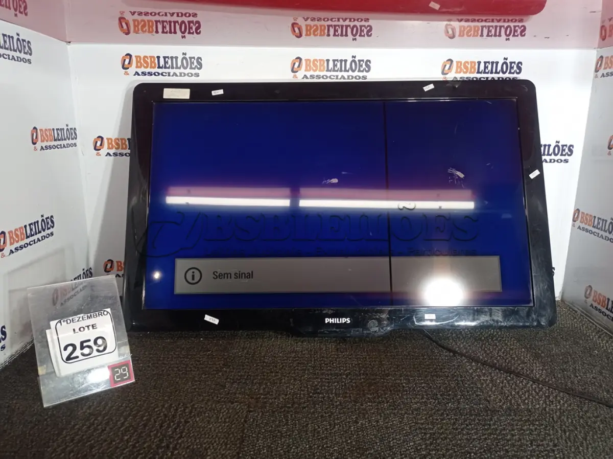 LOTE 259 - 01 TV MARCA PHILIPS 40” POLEGADAS PARA RETIRADA DE PEÇAS. (NO ESTADO) ATENÇÃO! FAZER A VISITAÇÃO ANTES DE ARREMATAR, NÃO SABEMOS SE FUNCIONA. LEILÃO NÃO TEM GARANTIA E NEM DEVOLUÇÃO, SUJEITO A POSSÍVEIS AVARIAS VISÍVEIS/OCULTAS E/OU AUSÊNCIA DE COMPONENTES.