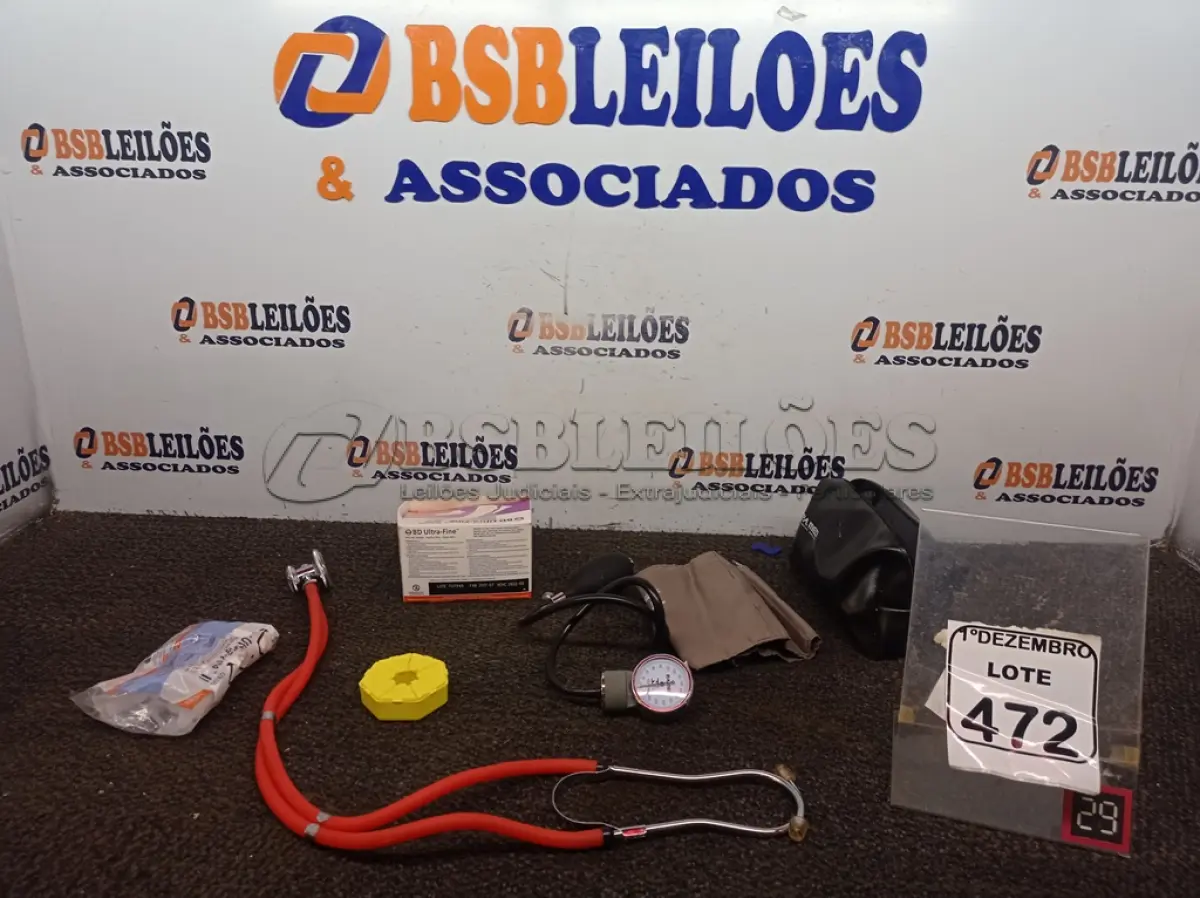 LOTE 472 - 01 ESTETOSCÓPIO E 01 AFERIDOR DE PRESSÃO P.A MED E MATERIAIS HOSPITALARES DIVERSOS. (NO ESTADO) ATENÇÃO! FAZER A VISITAÇÃO ANTES DE ARREMATAR, NÃO SABEMOS SE FUNCIONA. LEILÃO NÃO TEM GARANTIA E NEM DEVOLUÇÃO, SUJEITO A POSSÍVEIS AVARIAS VISÍVEIS/OCULTAS E/OU AUSÊNCIA DE COMPONENTES.