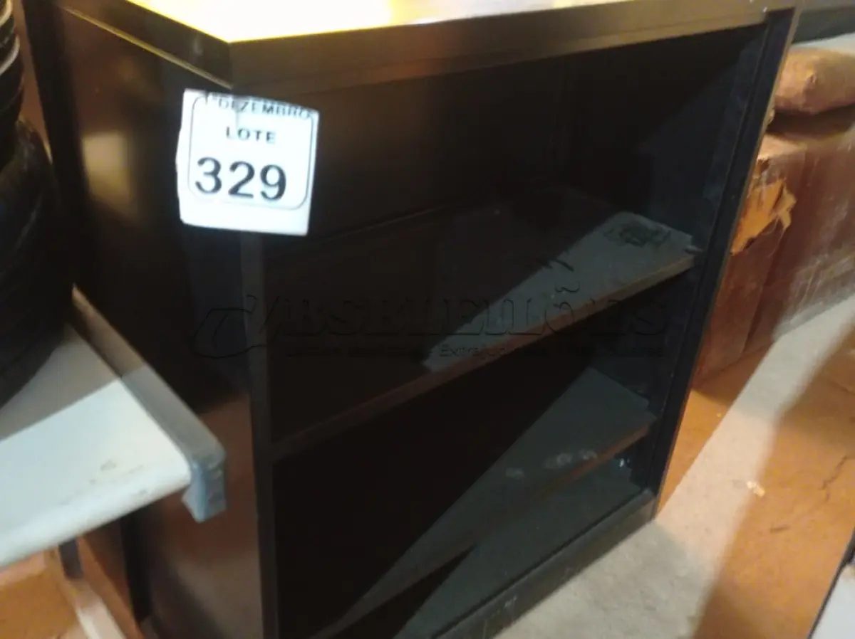 LOTE 329 - 02 ARMÁRIOS DE FERRO. (NO ESTADO) ATENÇÃO! FAZER A VISITAÇÃO ANTES DE ARREMATAR, NÃO SABEMOS SE FUNCIONA. LEILÃO NÃO TEM GARANTIA E NEM DEVOLUÇÃO, SUJEITO A POSSÍVEIS AVARIAS VISÍVEIS/OCULTAS E/OU AUSÊNCIA DE COMPONENTES.