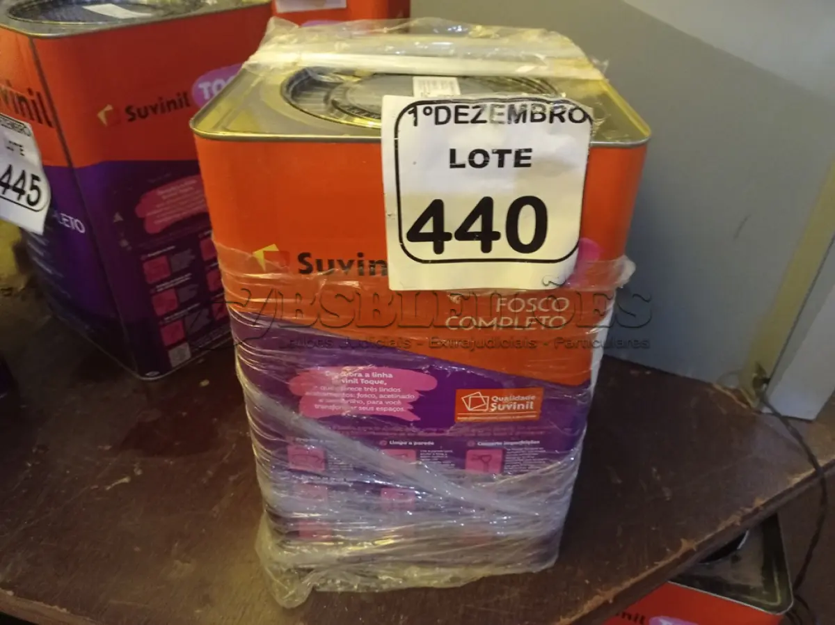 LOTE 440 - 01 LATA DE TINTA MARCA SUVINIL COR BRANCO NEVE ACRÍLICA PREMIUM 18L. (VALIDADE 10/2027)(NOVO) (NO ESTADO) ATENÇÃO! FAZER A VISITAÇÃO ANTES DE ARREMATAR, NÃO SABEMOS SE FUNCIONA. LEILÃO NÃO TEM GARANTIA E NEM DEVOLUÇÃO, SUJEITO A POSSÍVEIS AVARIAS VISÍVEIS/OCULTAS E/OU AUSÊNCIA DE COMPONENTES.