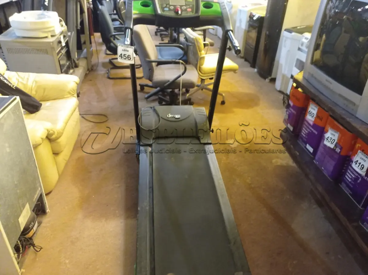 LOTE 456 - 01 ESTEIRA MARCA CONCEPT 2.5. (NO ESTADO) ATENÇÃO! FAZER A VISITAÇÃO ANTES DE ARREMATAR, NÃO SABEMOS SE FUNCIONA. LEILÃO NÃO TEM GARANTIA E NEM DEVOLUÇÃO, SUJEITO A POSSÍVEIS AVARIAS VISÍVEIS/OCULTAS E/OU AUSÊNCIA DE COMPONENTES.