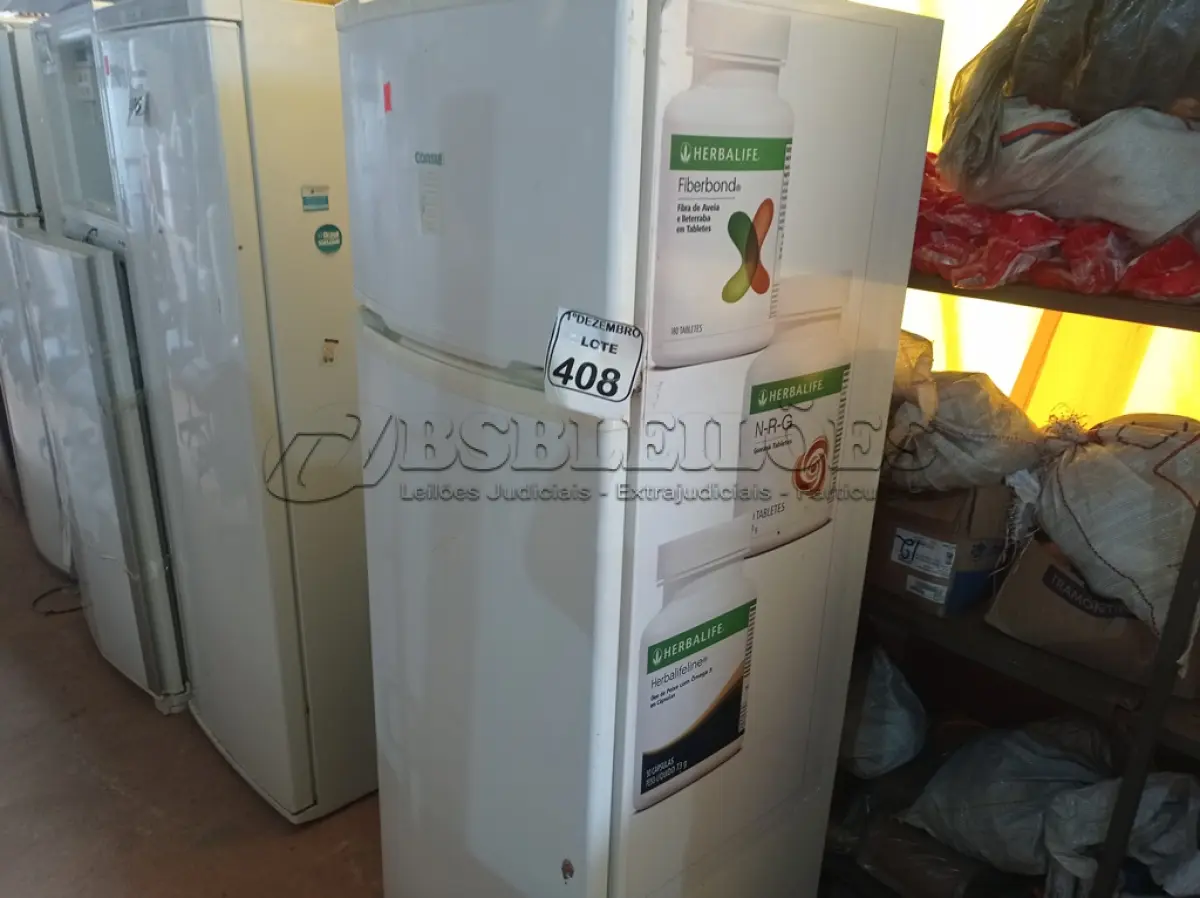 LOTE 408 - 01 GELADEIRA MARCA CONSUL 220V. (NO ESTADO) ATENÇÃO! FAZER A VISITAÇÃO ANTES DE ARREMATAR, NÃO SABEMOS SE FUNCIONA. LEILÃO NÃO TEM GARANTIA E NEM DEVOLUÇÃO, SUJEITO A POSSÍVEIS AVARIAS VISÍVEIS/OCULTAS E/OU AUSÊNCIA DE COMPONENTES.