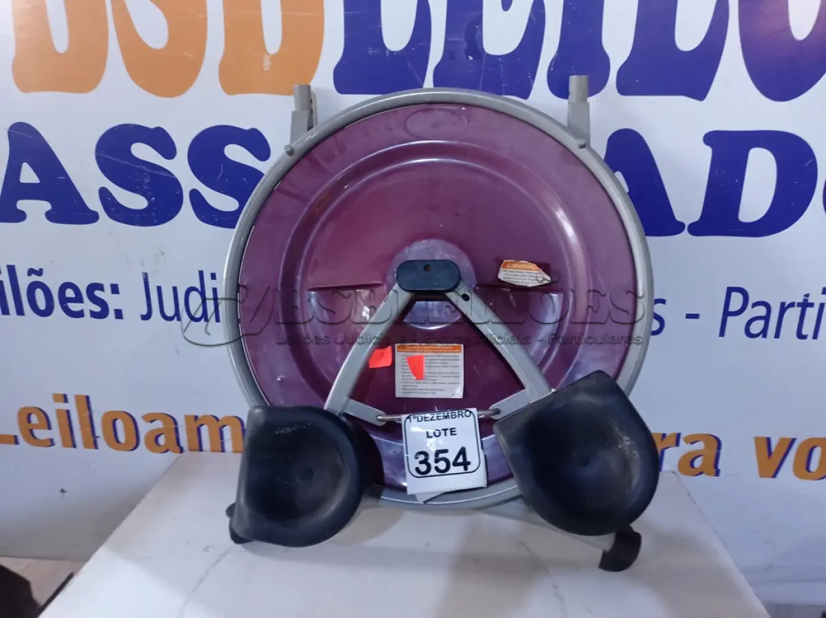 LOTE 354 - 01 HIDROMASSAGEADOR E 01 APARELHO DE GINASTICA P/MALHAR ABDÔMEN. (NO ESTADO) ATENÇÃO! FAZER A VISITAÇÃO ANTES DE ARREMATAR, NÃO SABEMOS SE FUNCIONA. LEILÃO NÃO TEM GARANTIA E NEM DEVOLUÇÃO, SUJEITO A POSSÍVEIS AVARIAS VISÍVEIS/OCULTAS E/OU AUSÊNCIA DE COMPONENTES.