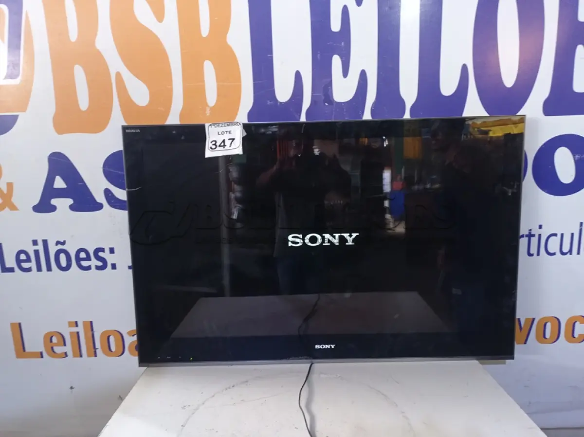 LOTE 347 - 01 TV MARCA SONY 46” P/RETIRADA DE PEÇAS (NO ESTADO) ATENÇÃO! FAZER A VISITAÇÃO ANTES DE ARREMATAR, NÃO SABEMOS SE FUNCIONA. LEILÃO NÃO TEM GARANTIA E NEM DEVOLUÇÃO, SUJEITO A POSSÍVEIS AVARIAS VISÍVEIS/OCULTAS E/OU AUSÊNCIA DE COMPONENTES.