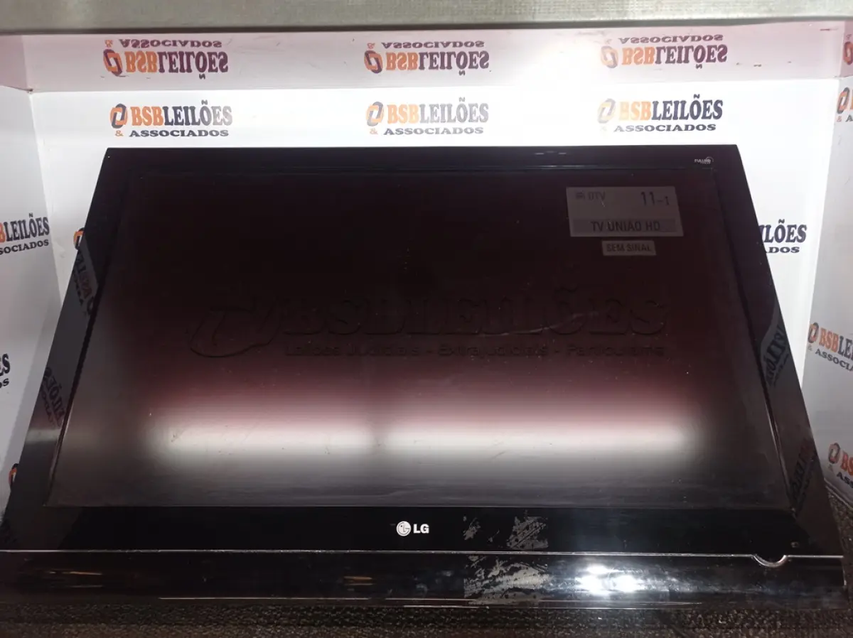 LOTE 374 - 01 TV MARCA LG 42”. (NO ESTADO) ATENÇÃO! FAZER A VISITAÇÃO ANTES DE ARREMATAR, NÃO SABEMOS SE FUNCIONA. LEILÃO NÃO TEM GARANTIA E NEM DEVOLUÇÃO, SUJEITO A POSSÍVEIS AVARIAS VISÍVEIS/OCULTAS E/OU AUSÊNCIA DE COMPONENTES.