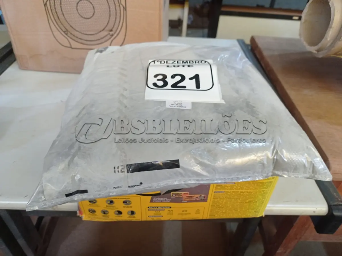 LOTE 321 - 02 CAIXAS DE VEDACIT ARGAMASSA POLIMÉRICA IMPERMEÁVEL. (NO ESTADO) ATENÇÃO! FAZER A VISITAÇÃO ANTES DE ARREMATAR, NÃO SABEMOS SE FUNCIONA. LEILÃO NÃO TEM GARANTIA E NEM DEVOLUÇÃO, SUJEITO A POSSÍVEIS AVARIAS VISÍVEIS/OCULTAS E/OU AUSÊNCIA DE COMPONENTES.