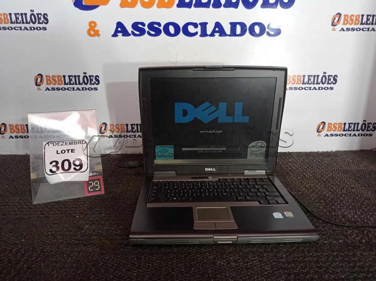 LOTE 309 - 01 NOTEBOOK MARCA DELL. (NO ESTADO) ATENÇÃO! FAZER A VISITAÇÃO ANTES DE ARREMATAR, NÃO SABEMOS SE FUNCIONA. LEILÃO NÃO TEM GARANTIA E NEM DEVOLUÇÃO, SUJEITO A POSSÍVEIS AVARIAS VISÍVEIS/OCULTAS E/OU AUSÊNCIA DE COMPONENTES.