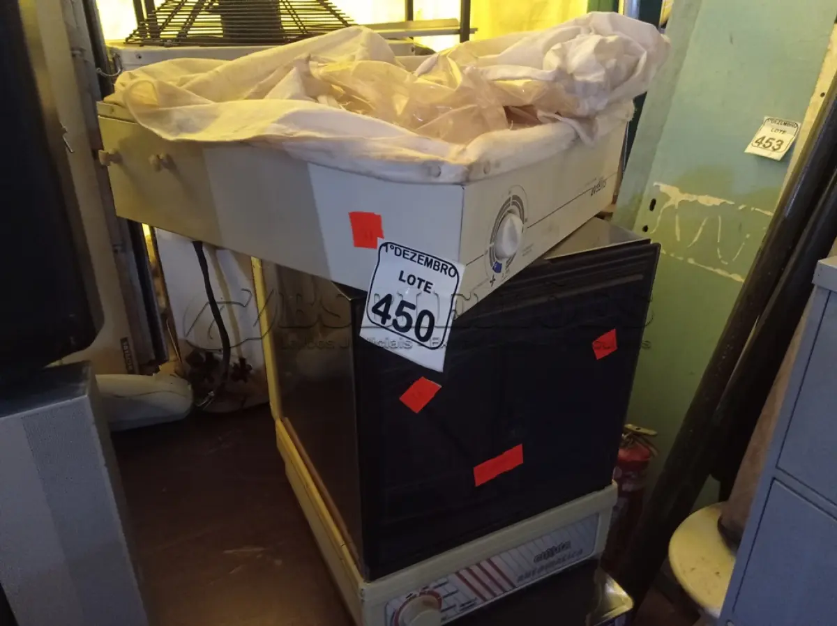 LOTE 450 - 01 LAVA LOUÇAS MARCA ENXUTA E 01 SECADORA AUTOMÁTICA MARCA SUGGAR. (NO ESTADO) ATENÇÃO! FAZER A VISITAÇÃO ANTES DE ARREMATAR, NÃO SABEMOS SE FUNCIONA. LEILÃO NÃO TEM GARANTIA E NEM DEVOLUÇÃO, SUJEITO A POSSÍVEIS AVARIAS VISÍVEIS/OCULTAS E/OU AUSÊNCIA DE COMPONENTES.