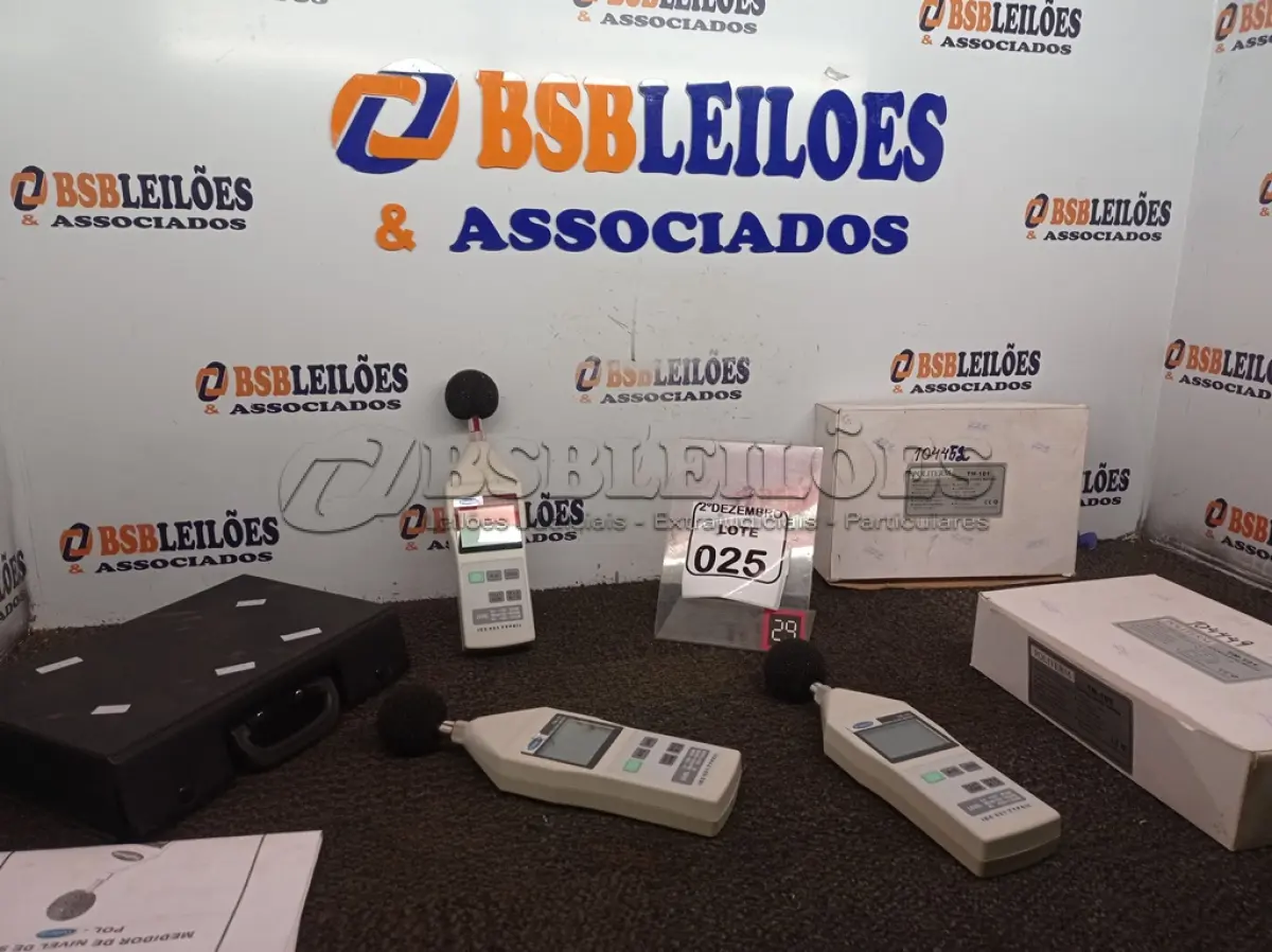 LOTE 025 - 03 MEDIDORES DE NÍVEL DE SOM MARCA POLITERM. (NO ESTADO) ATENÇÃO! FAZER A VISITAÇÃO ANTES DE ARREMATAR, NÃO SABEMOS SE FUNCIONA. LEILÃO NÃO TEM GARANTIA E NEM DEVOLUÇÃO, SUJEITO A POSSÍVEIS AVARIAS VISÍVEIS/OCULTAS E/OU AUSÊNCIA DE COMPONENTES.