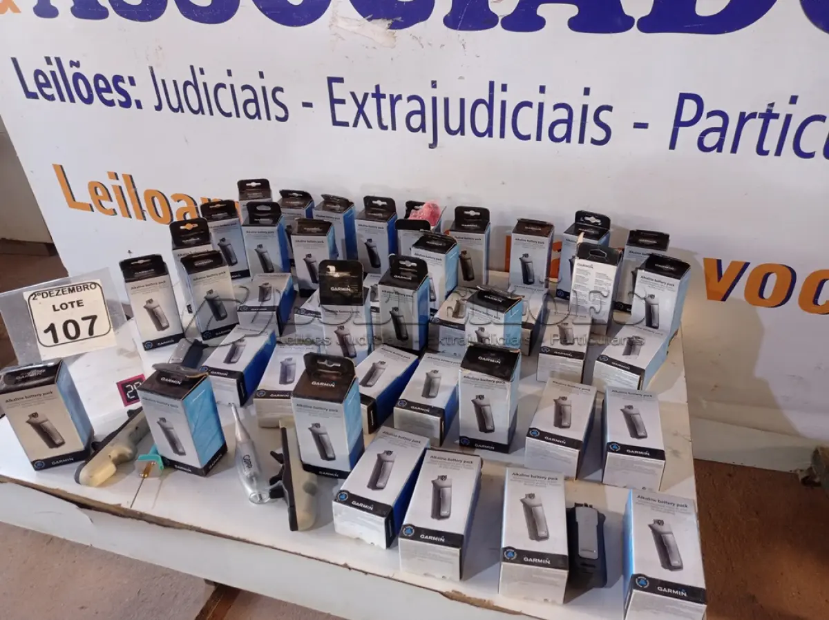 LOTE 107 - 01 LOTE C/GRANDE QUANTIDADE DE BATERIA ALCALINA MARCA GARMIM. (NO ESTADO) ATENÇÃO! FAZER A VISITAÇÃO ANTES DE ARREMATAR, NÃO SABEMOS SE FUNCIONA. LEILÃO NÃO TEM GARANTIA E NEM DEVOLUÇÃO, SUJEITO A POSSÍVEIS AVARIAS VISÍVEIS/OCULTAS E/OU AUSÊNCIA DE COMPONENTES.