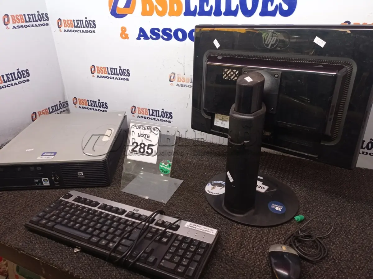 LOTE 285 - 01 CPU MARCA HP, 01 MONITOR MARCA HP C/TECLADO E MOUSE. (NO ESTADO) ATENÇÃO! FAZER A VISITAÇÃO ANTES DE ARREMATAR, NÃO SABEMOS SE FUNCIONA. LEILÃO NÃO TEM GARANTIA E NEM DEVOLUÇÃO, SUJEITO A POSSÍVEIS AVARIAS VISÍVEIS/OCULTAS E/OU AUSÊNCIA DE COMPONENTES.