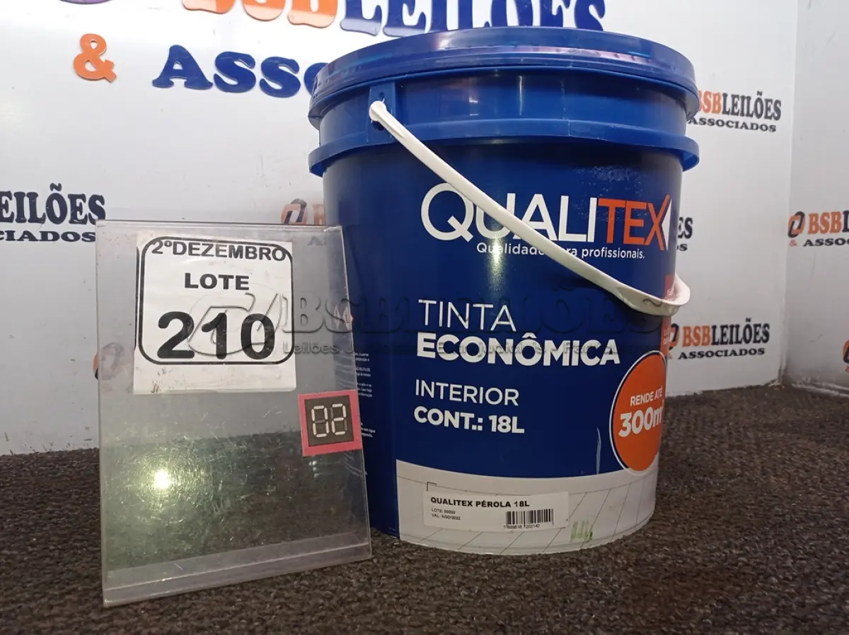 LOTE 210 - 01 GALÃO DE TINTA MARCA QUALITEX 18L. (NO ESTADO) ATENÇÃO! FAZER A VISITAÇÃO ANTES DE ARREMATAR, NÃO SABEMOS SE FUNCIONA. LEILÃO NÃO TEM GARANTIA E NEM DEVOLUÇÃO, SUJEITO A POSSÍVEIS AVARIAS VISÍVEIS/OCULTAS E/OU AUSÊNCIA DE COMPONENTES.