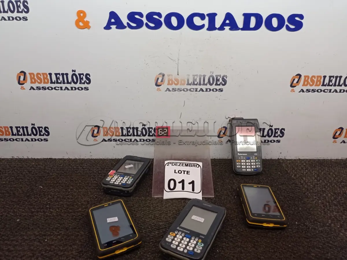 LOTE 011 - 02 GPS MARCA WINMATE E 04 COLETORES DADOS MARCA INTERMEC. (NO ESTADO) ATENÇÃO! FAZER A VISITAÇÃO ANTES DE ARREMATAR, NÃO SABEMOS SE FUNCIONA. LEILÃO NÃO TEM GARANTIA E NEM DEVOLUÇÃO, SUJEITO A POSSÍVEIS AVARIAS VISÍVEIS/OCULTAS E/OU AUSÊNCIA DE COMPONENTES.