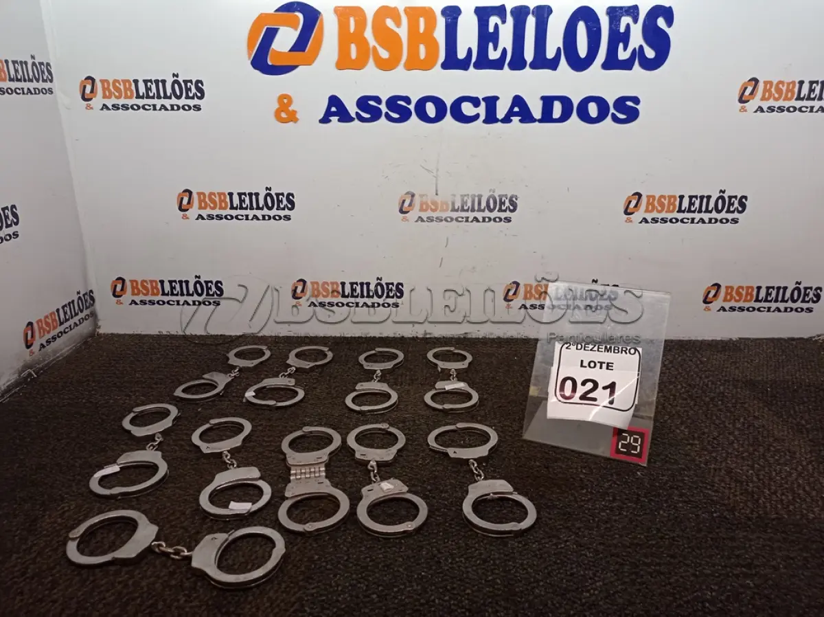 LOTE 021 - 10 ALGEMAS EM METAL. (NO ESTADO) ATENÇÃO! FAZER A VISITAÇÃO ANTES DE ARREMATAR, NÃO SABEMOS SE FUNCIONA. LEILÃO NÃO TEM GARANTIA E NEM DEVOLUÇÃO, SUJEITO A POSSÍVEIS AVARIAS VISÍVEIS/OCULTAS E/OU AUSÊNCIA DE COMPONENTES.