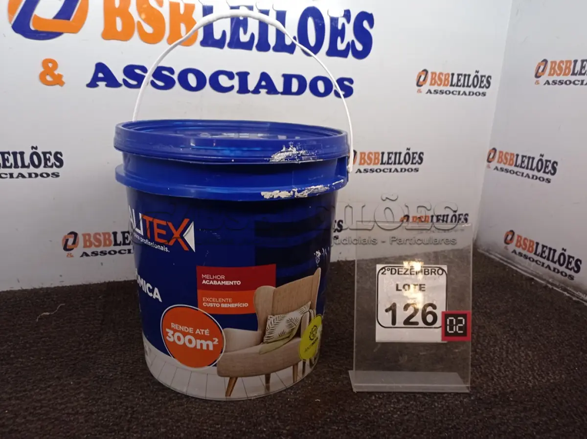 LOTE 126 - 01 GALÃO DE TINTA MARCA QUALITEX. (NO ESTADO) ATENÇÃO! FAZER A VISITAÇÃO ANTES DE ARREMATAR, NÃO SABEMOS SE FUNCIONA. LEILÃO NÃO TEM GARANTIA E NEM DEVOLUÇÃO, SUJEITO A POSSÍVEIS AVARIAS VISÍVEIS/OCULTAS E/OU AUSÊNCIA DE COMPONENTES.