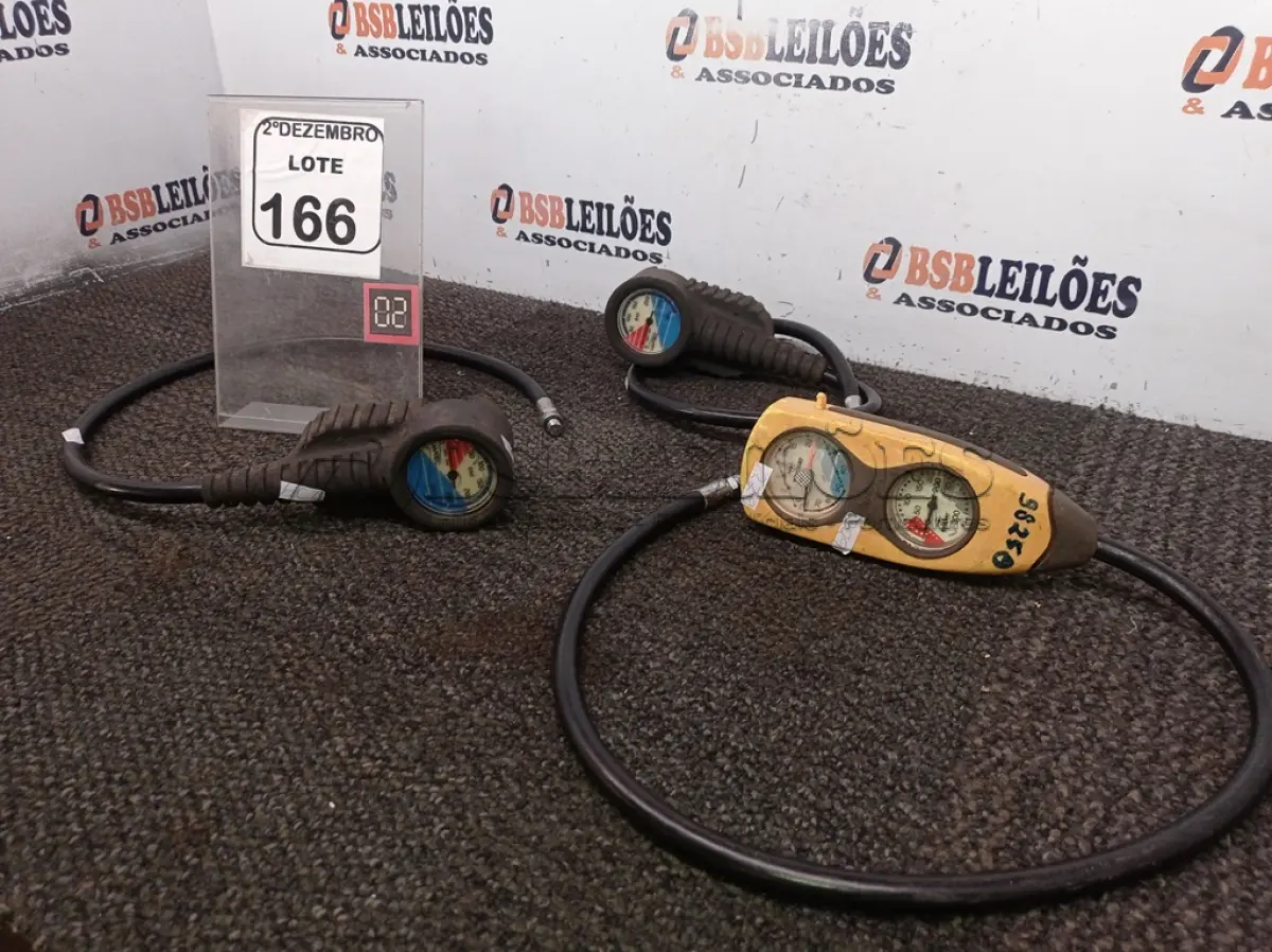 LOTE 166 - 03 MEDIDORES DE PRESSÃO P/MERGULHO MARCAS E MODELOS DIVERSOS. (NO ESTADO) ATENÇÃO! FAZER A VISITAÇÃO ANTES DE ARREMATAR, NÃO SABEMOS SE FUNCIONA. LEILÃO NÃO TEM GARANTIA E NEM DEVOLUÇÃO, SUJEITO A POSSÍVEIS AVARIAS VISÍVEIS/OCULTAS E/OU AUSÊNCIA DE COMPONENTES.