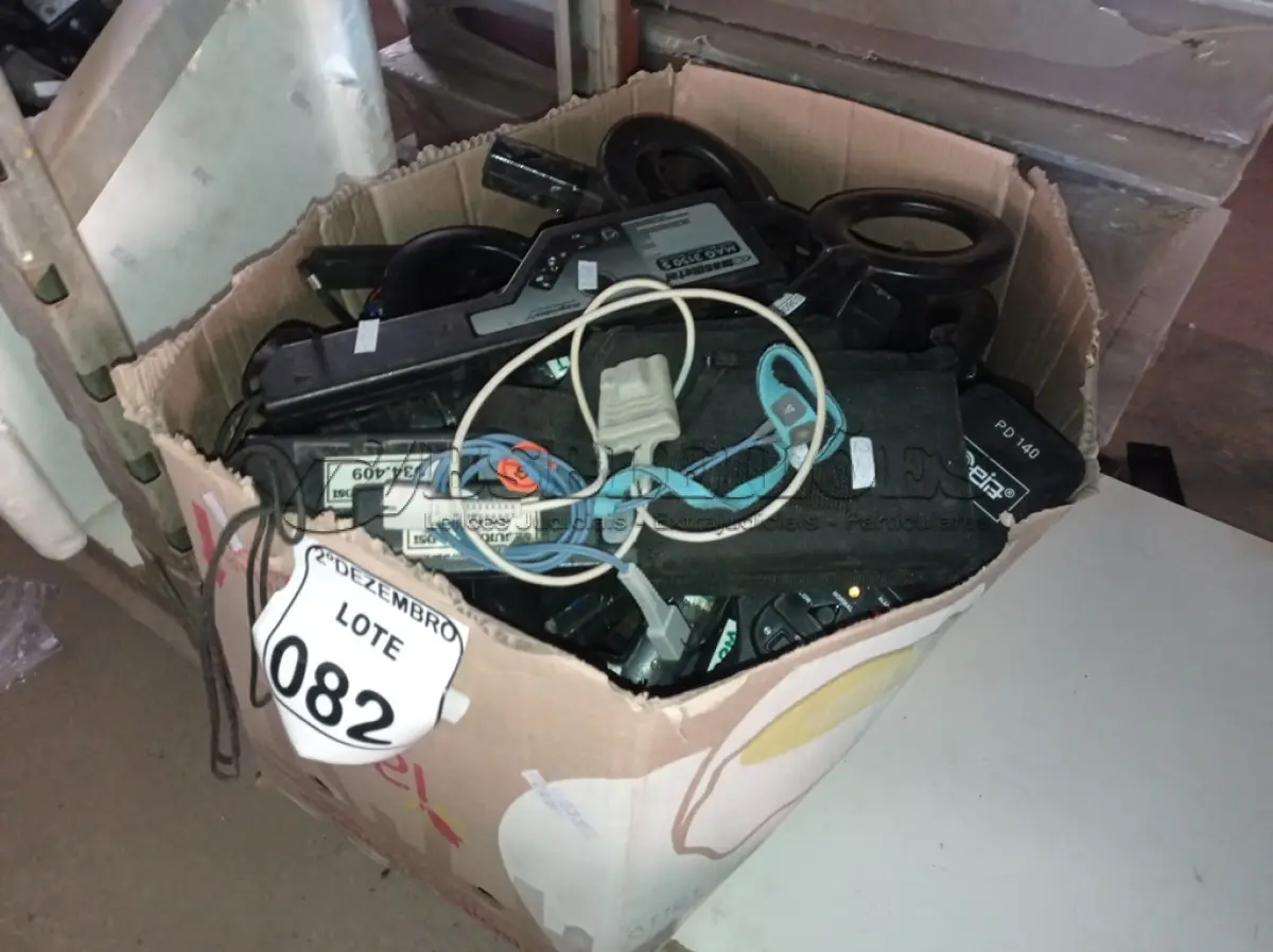 LOTE 082 - 01 LOTE C/GRANDE QUANTIDADE DE DETECTORES DE METAIS MARCAS E MODELOS DIVERSOS. (NO ESTADO) ATENÇÃO! FAZER A VISITAÇÃO ANTES DE ARREMATAR, NÃO SABEMOS SE FUNCIONA. LEILÃO NÃO TEM GARANTIA E NEM DEVOLUÇÃO, SUJEITO A POSSÍVEIS AVARIAS VISÍVEIS/OCULTAS E/OU AUSÊNCIA DE COMPONENTES.