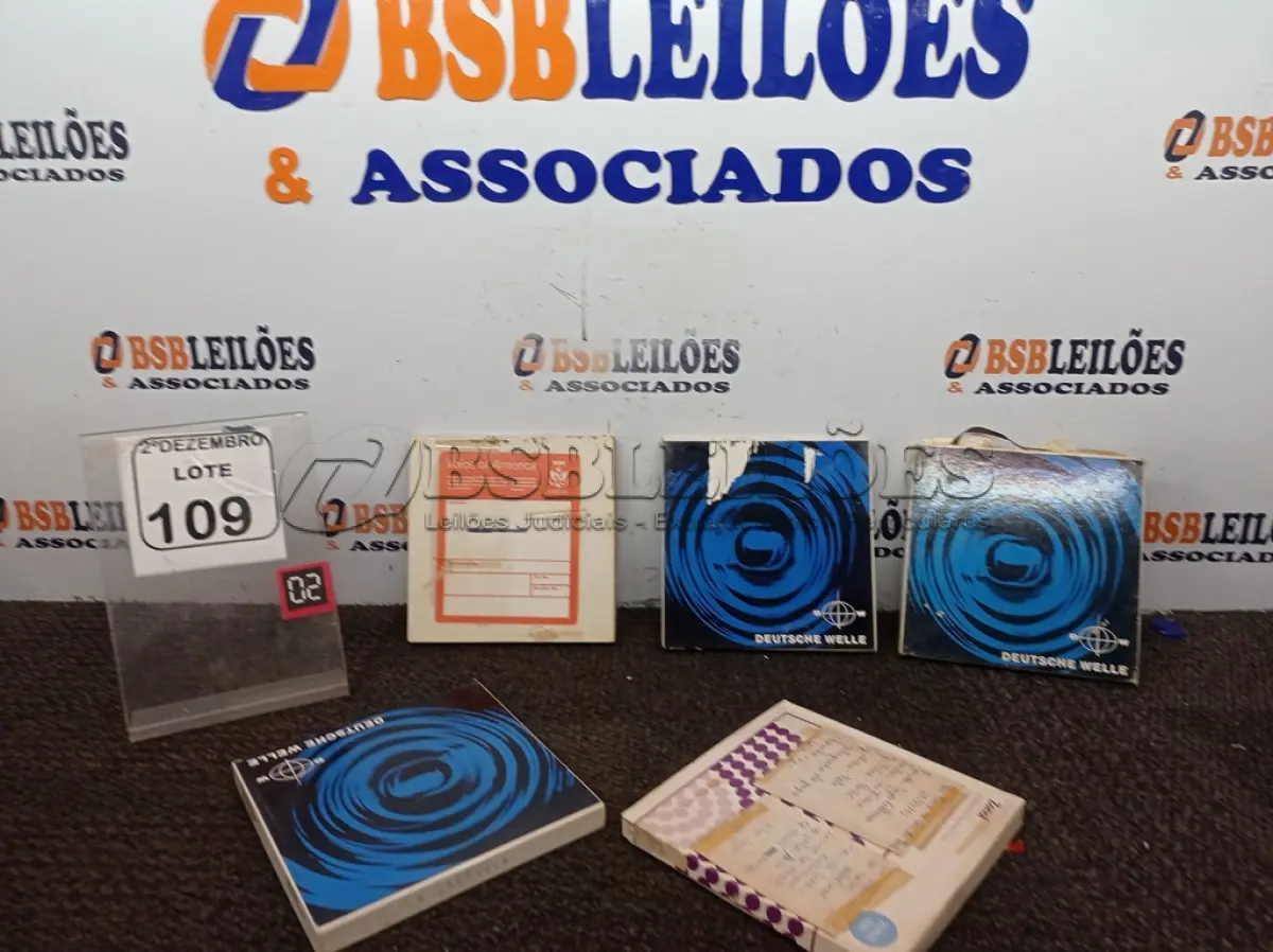 LOTE 109 - 05 FITAS P/GRAVADOR DE ROLOS ANTIGAS. (NO ESTADO) ATENÇÃO! FAZER A VISITAÇÃO ANTES DE ARREMATAR, NÃO SABEMOS SE FUNCIONA. LEILÃO NÃO TEM GARANTIA E NEM DEVOLUÇÃO, SUJEITO A POSSÍVEIS AVARIAS VISÍVEIS/OCULTAS E/OU AUSÊNCIA DE COMPONENTES.