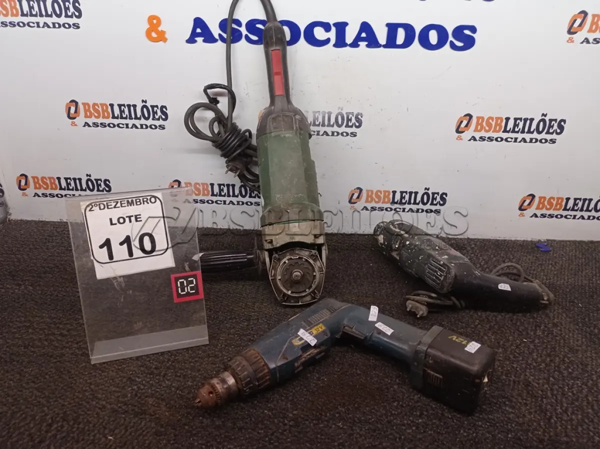LOTE 110 - 01 PARAFUSADEIRA, 01 FURADEIRA E 01 LIXADEIRA MARCAS E MODELOS DIVERSOS P/RETIRADA DE PEÇAS. (NO ESTADO) ATENÇÃO! FAZER A VISITAÇÃO ANTES DE ARREMATAR, NÃO SABEMOS SE FUNCIONA. LEILÃO NÃO TEM GARANTIA E NEM DEVOLUÇÃO, SUJEITO A POSSÍVEIS AVARIAS VISÍVEIS/OCULTAS E/OU AUSÊNCIA DE COMPONENTES.