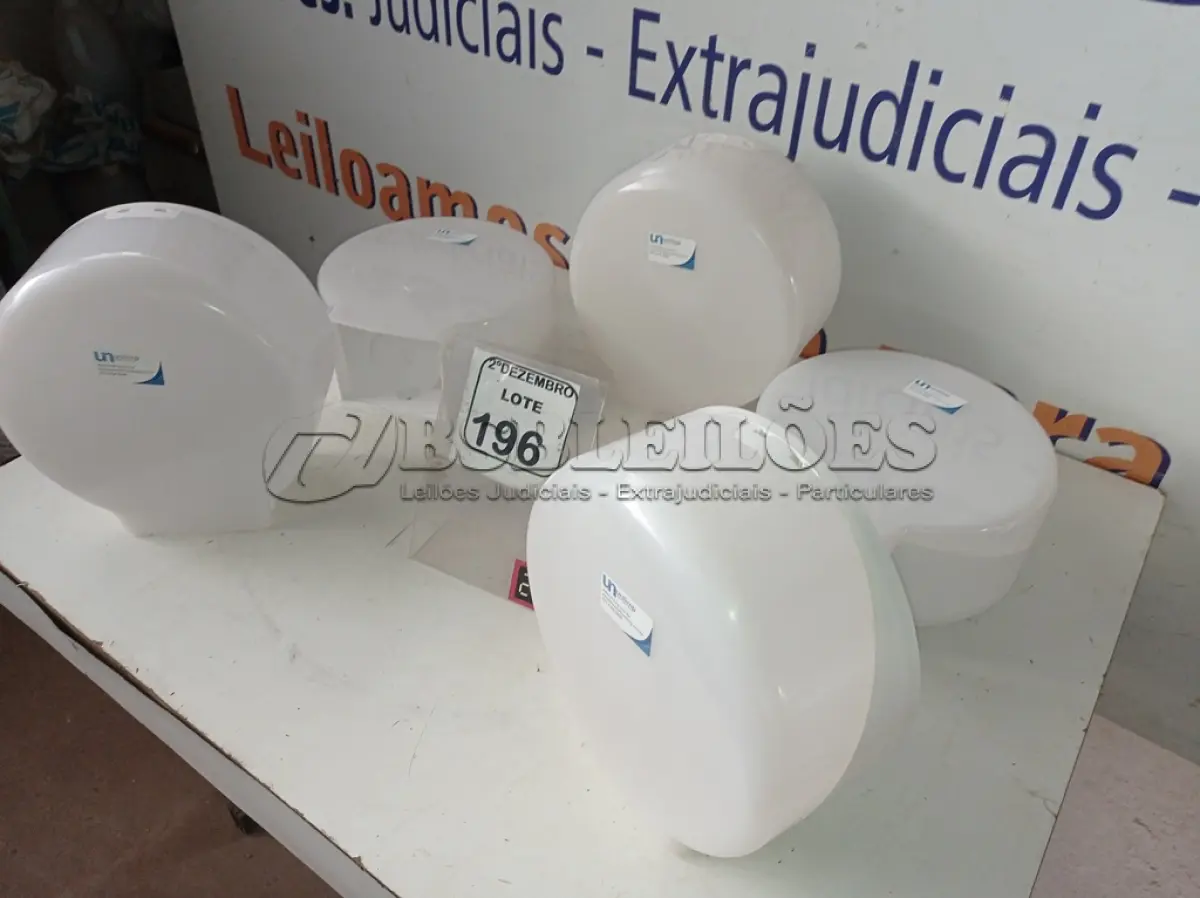 LOTE 196 - 05 DISPENSES P/PAPEL. (NO ESTADO) ATENÇÃO! FAZER A VISITAÇÃO ANTES DE ARREMATAR, NÃO SABEMOS SE FUNCIONA. LEILÃO NÃO TEM GARANTIA E NEM DEVOLUÇÃO, SUJEITO A POSSÍVEIS AVARIAS VISÍVEIS/OCULTAS E/OU AUSÊNCIA DE COMPONENTES.