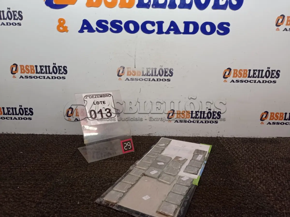 LOTE 013 - 25 PROCESSADORES P/PC. (NO ESTADO) ATENÇÃO! FAZER A VISITAÇÃO ANTES DE ARREMATAR, NÃO SABEMOS SE FUNCIONA. LEILÃO NÃO TEM GARANTIA E NEM DEVOLUÇÃO, SUJEITO A POSSÍVEIS AVARIAS VISÍVEIS/OCULTAS E/OU AUSÊNCIA DE COMPONENTES.
