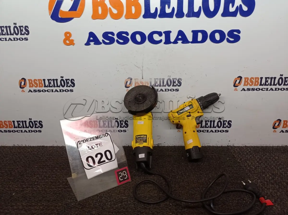 LOTE 020 - 01 ESMERILHADEIRA MARCA TITANIUM E 01 PARAFUSADEIRA MARCA TITANIUM. (NO ESTADO) ATENÇÃO! FAZER A VISITAÇÃO ANTES DE ARREMATAR, NÃO SABEMOS SE FUNCIONA. LEILÃO NÃO TEM GARANTIA E NEM DEVOLUÇÃO, SUJEITO A POSSÍVEIS AVARIAS VISÍVEIS/OCULTAS E/OU AUSÊNCIA DE COMPONENTES.