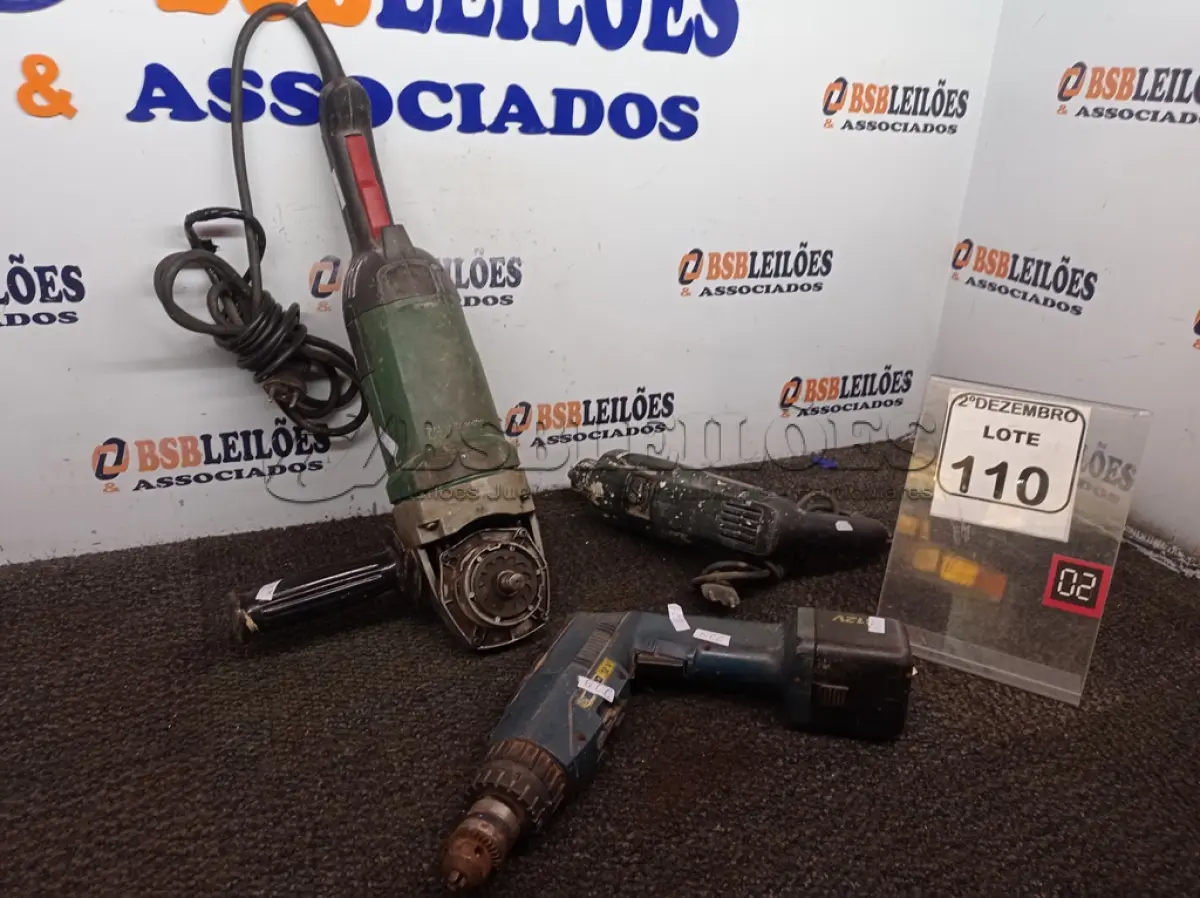 LOTE 110 - 01 PARAFUSADEIRA, 01 FURADEIRA E 01 LIXADEIRA MARCAS E MODELOS DIVERSOS P/RETIRADA DE PEÇAS. (NO ESTADO) ATENÇÃO! FAZER A VISITAÇÃO ANTES DE ARREMATAR, NÃO SABEMOS SE FUNCIONA. LEILÃO NÃO TEM GARANTIA E NEM DEVOLUÇÃO, SUJEITO A POSSÍVEIS AVARIAS VISÍVEIS/OCULTAS E/OU AUSÊNCIA DE COMPONENTES.