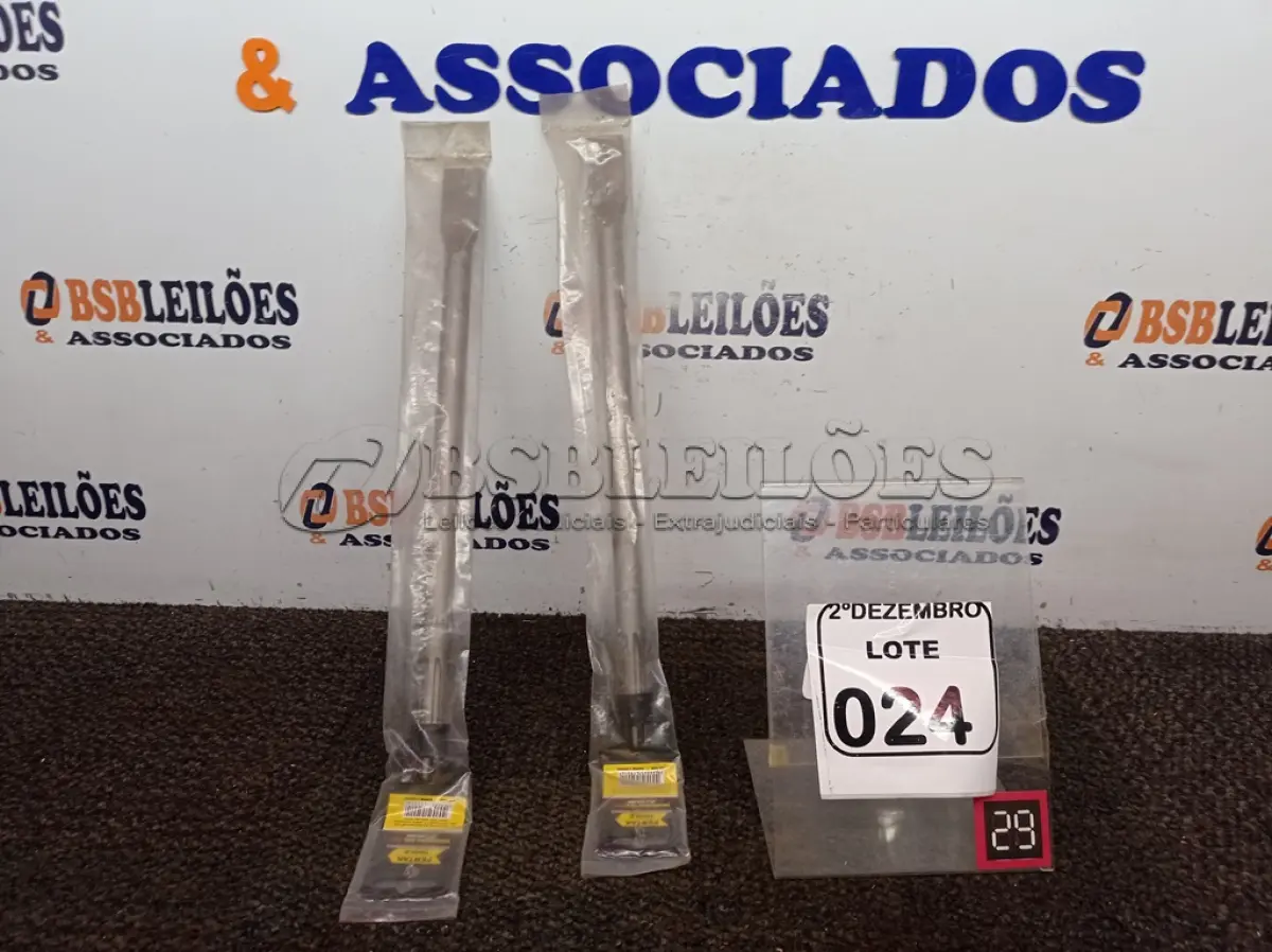LOTE 024 - 02 TALHADEIRAS SDS-MAX 25X400MM MARCA FERTAK(NOVO). (NO ESTADO) ATENÇÃO! FAZER A VISITAÇÃO ANTES DE ARREMATAR, NÃO SABEMOS SE FUNCIONA. LEILÃO NÃO TEM GARANTIA E NEM DEVOLUÇÃO, SUJEITO A POSSÍVEIS AVARIAS VISÍVEIS/OCULTAS E/OU AUSÊNCIA DE COMPONENTES.
