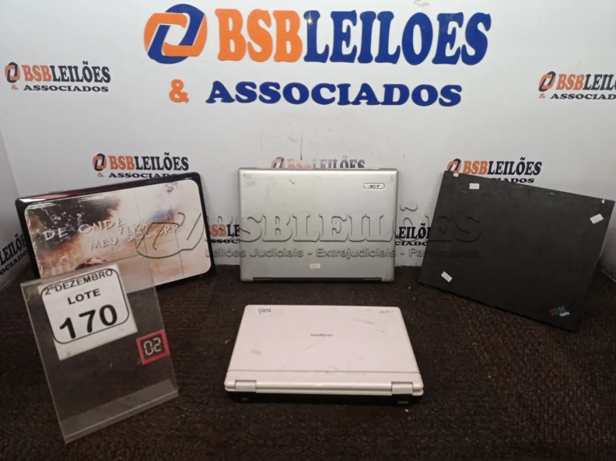LOTE 170 - 04 NOTEBOOKS MARCAS E MODELOS DIVERSOS P/RETIRADA DE PEÇAS. (NO ESTADO) ATENÇÃO! FAZER A VISITAÇÃO ANTES DE ARREMATAR, NÃO SABEMOS SE FUNCIONA. LEILÃO NÃO TEM GARANTIA E NEM DEVOLUÇÃO, SUJEITO A POSSÍVEIS AVARIAS VISÍVEIS/OCULTAS E/OU AUSÊNCIA DE COMPONENTES.